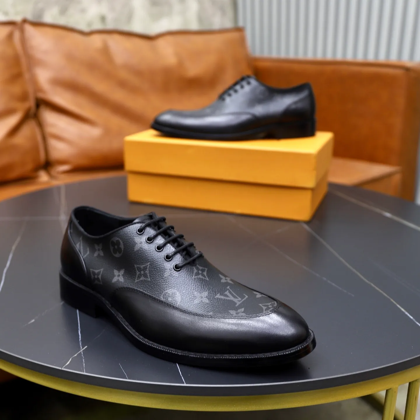 Men's shoes: 280🙅‍♂️🙅‍♂️🙅‍♂️Niuli Brand: LV Louis Vuitton Size: 39-44 (38, 45, 46 can be customized) Level: Counter classic Material: Original soft cowhide upper Comfortable cowhide lining Original lightweight outsole Style category: Formal business casual driving leather shoes Color: Color of the actual picture